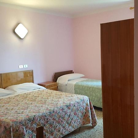 Albergo Ristorante Gualtieri Barberino di Mugello Oda fotoğraf