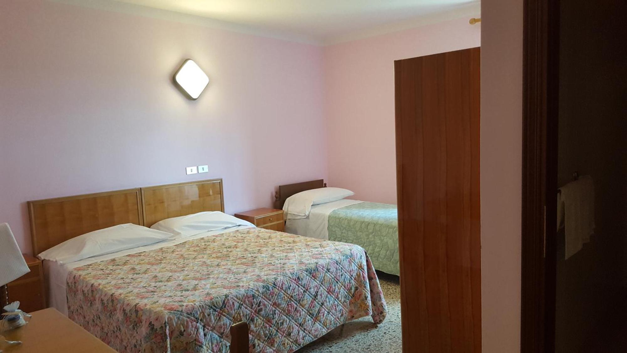 Albergo Ristorante Gualtieri Barberino di Mugello Oda fotoğraf